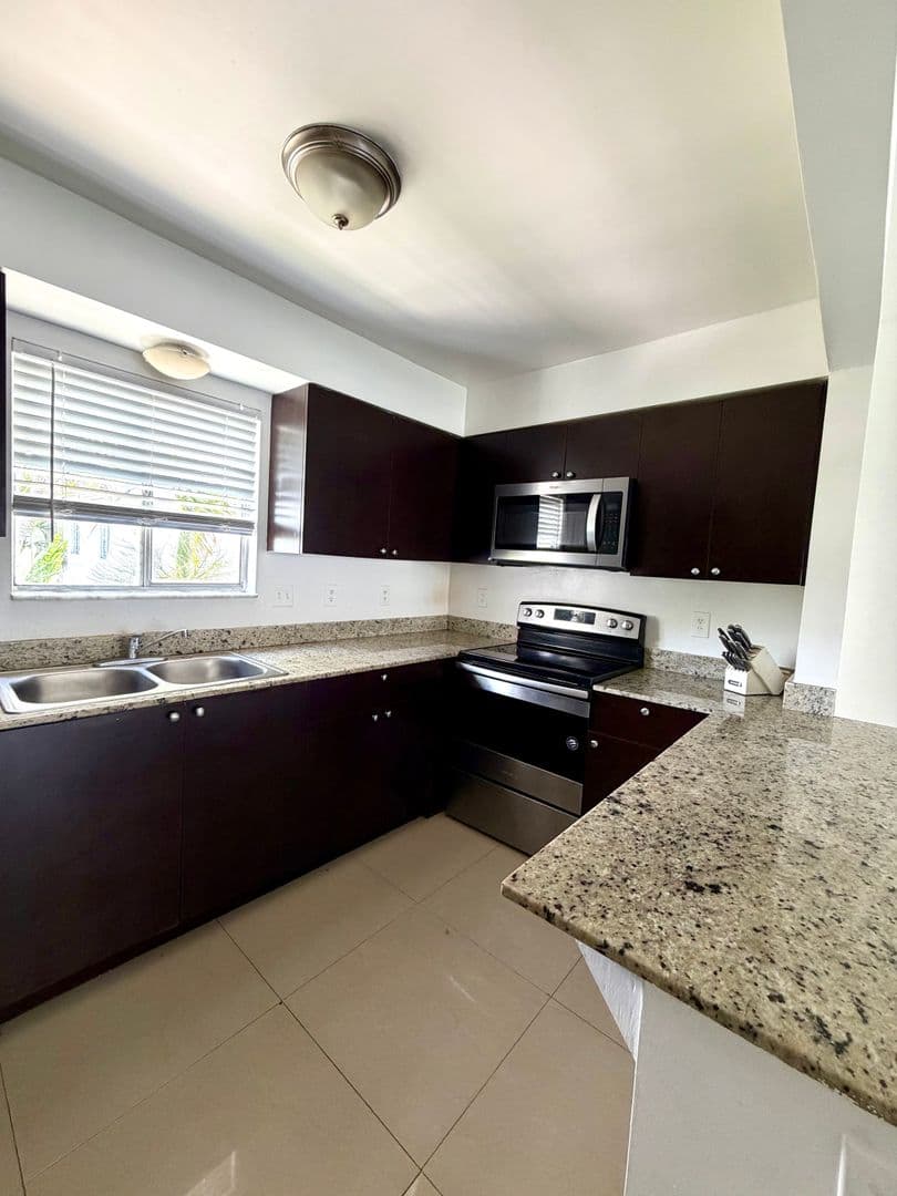 Largo Apartment: 13300 Walsingham Rd
