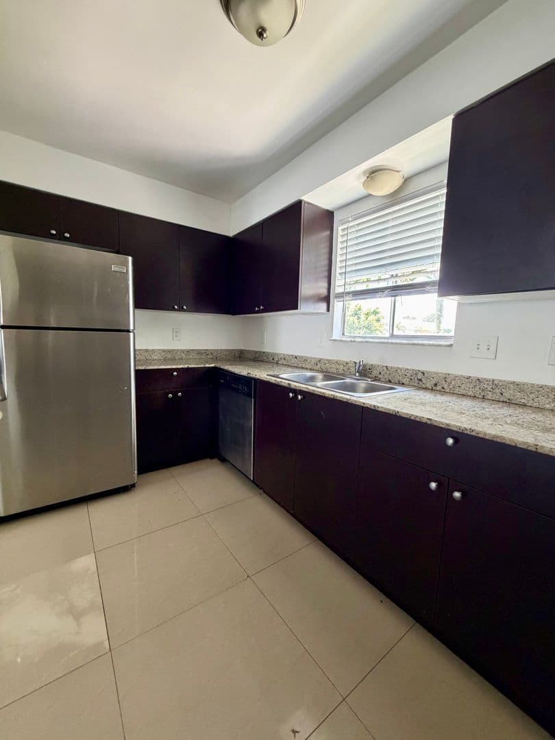 Largo Apartment: 13300 Walsingham Rd