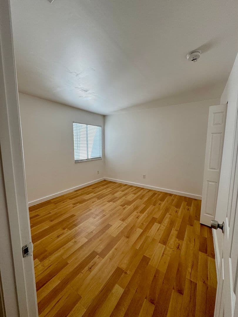 Largo Apartment: 13300 Walsingham Rd