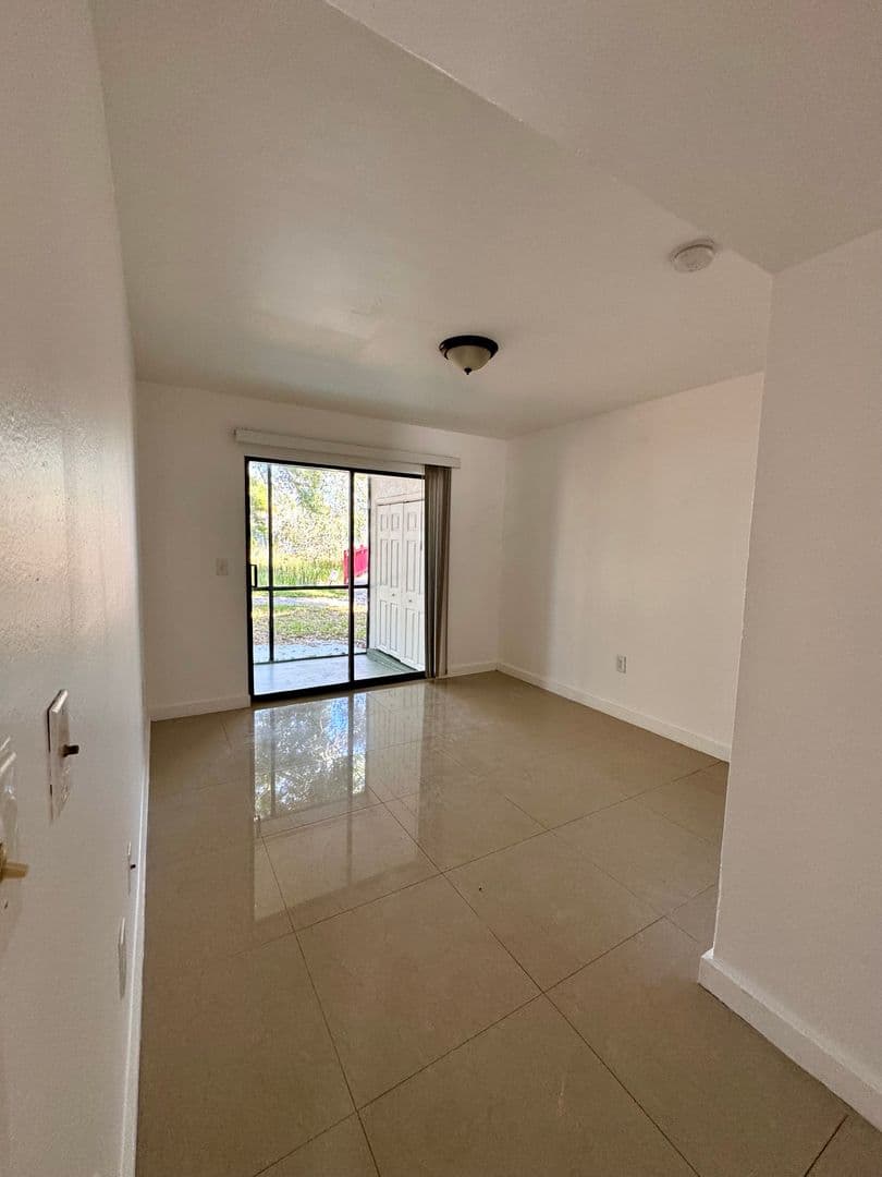 Largo Apartment: 13300 Walsingham Rd