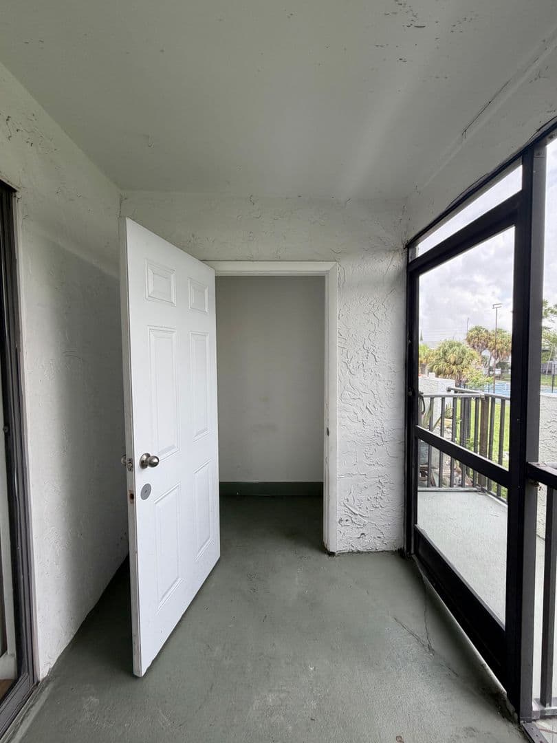 Largo Apartment: 13300 Walsingham Rd