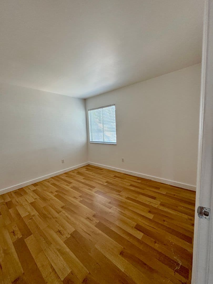 Largo Apartment: 13300 Walsingham Rd