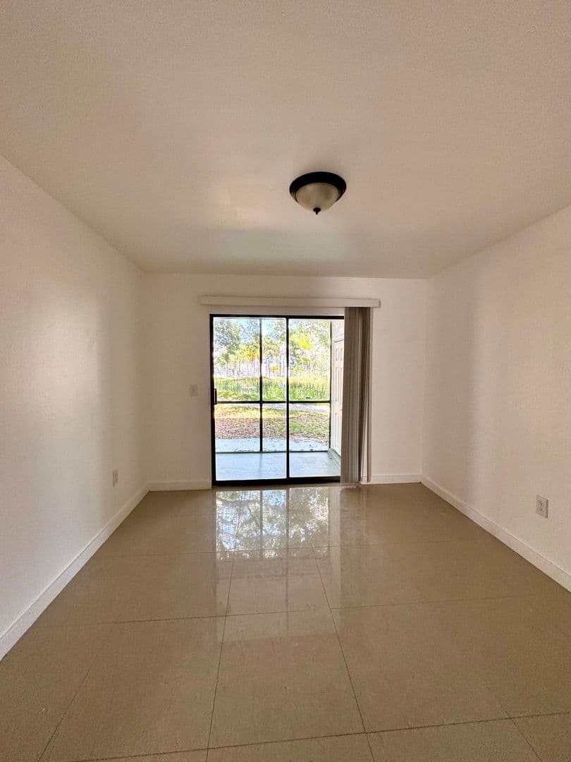Largo Apartment: 13300 Walsingham Rd