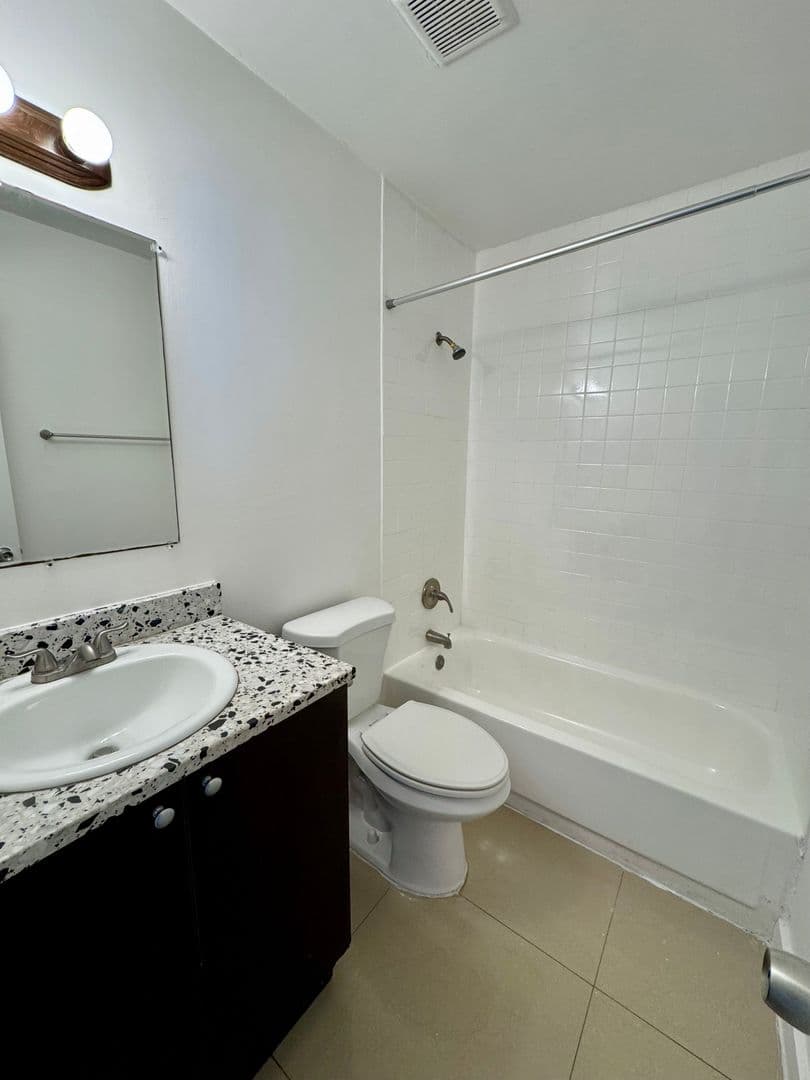 Largo Apartment: 13300 Walsingham Rd
