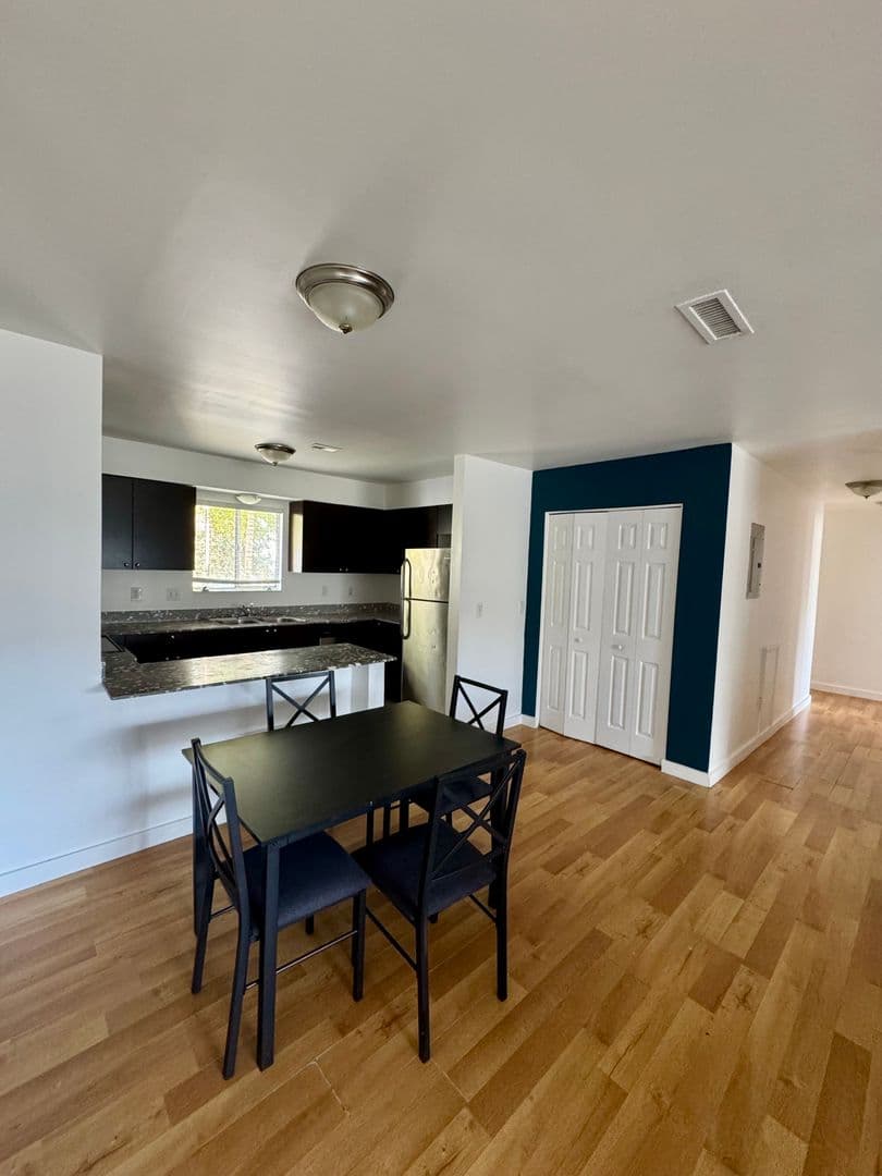 Largo Apartment: 13300 Walsingham Rd
