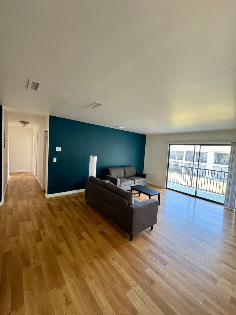 Largo Apartment: 13300 Walsingham Rd