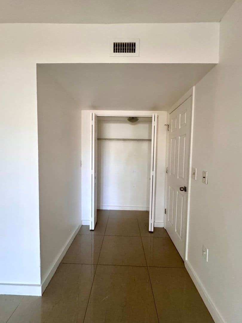 Largo Apartment: 13300 Walsingham Rd