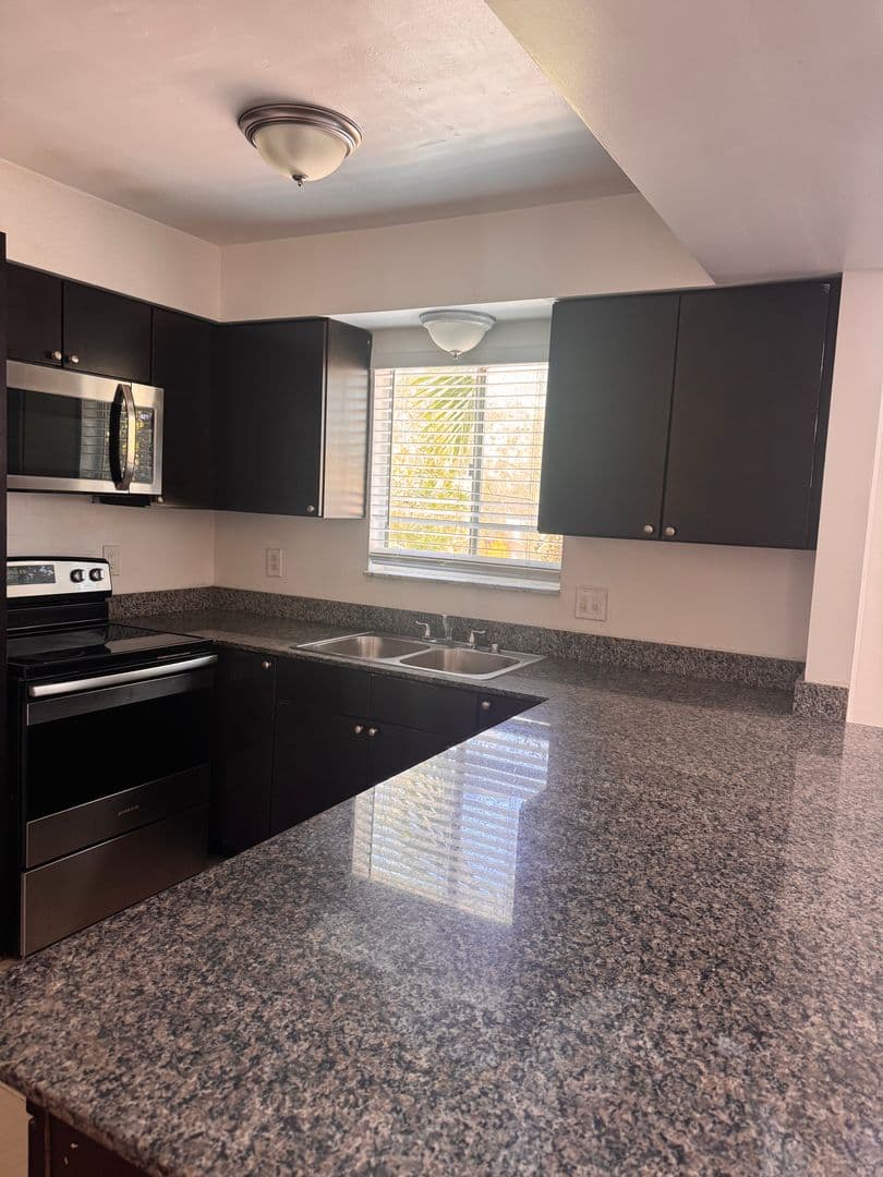 Largo Apartment: 13300 Walsingham Rd