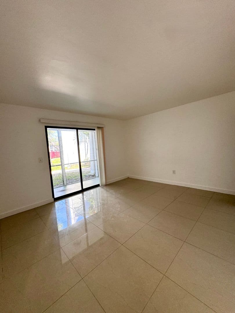 Largo Apartment: 13300 Walsingham Rd