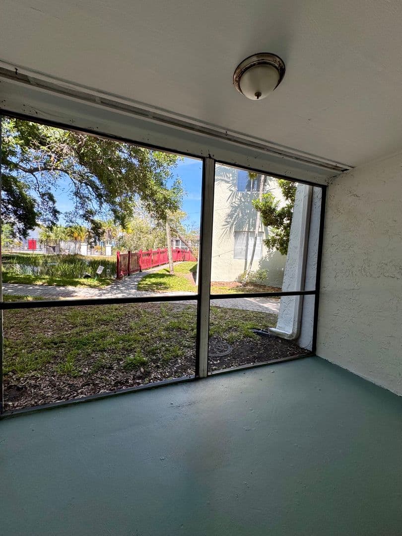Largo Apartment: 13300 Walsingham Rd