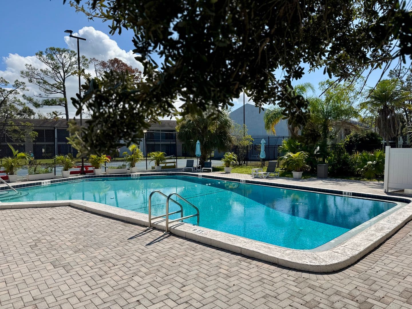 Largo Apartment: 13300 Walsingham Rd