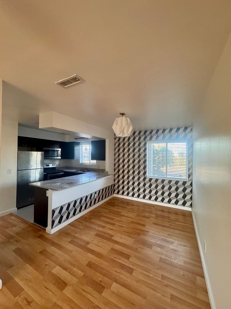 Largo Apartment: 13300 Walsingham Rd