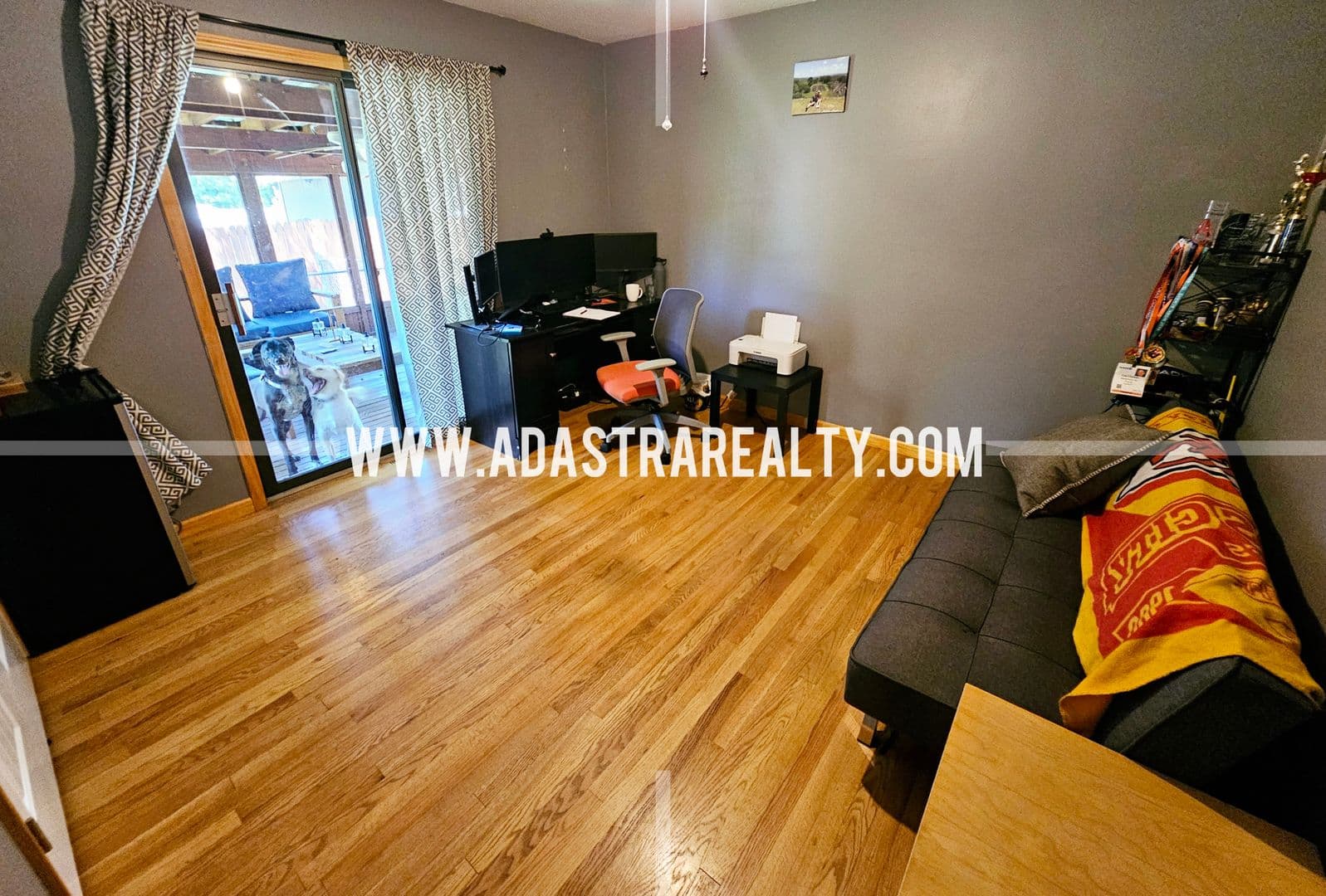 Olathe House: 227 S Walnut St,