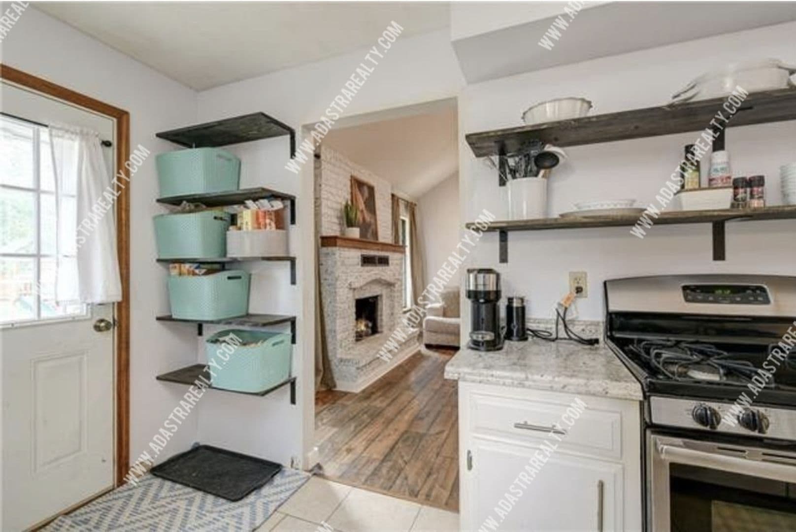 Blue Springs House: 2900 SE 6th St,
