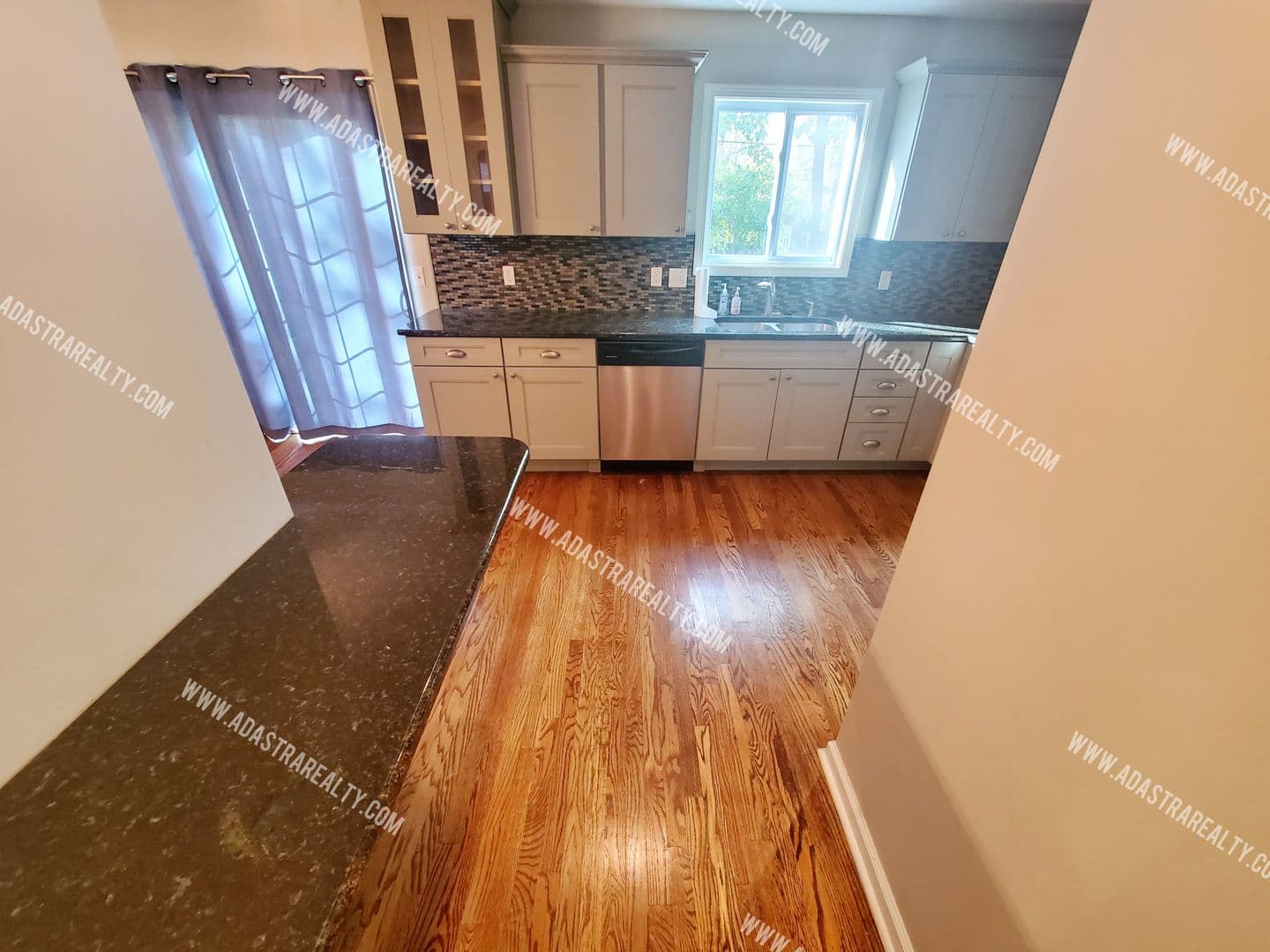 Mission House: 5428 Maple St,