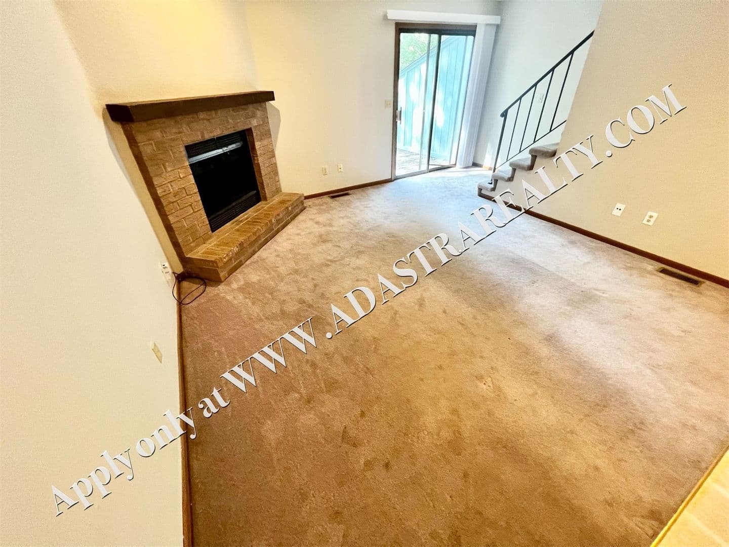 Lee's Summit House: 3504 NE Independence Ave,
