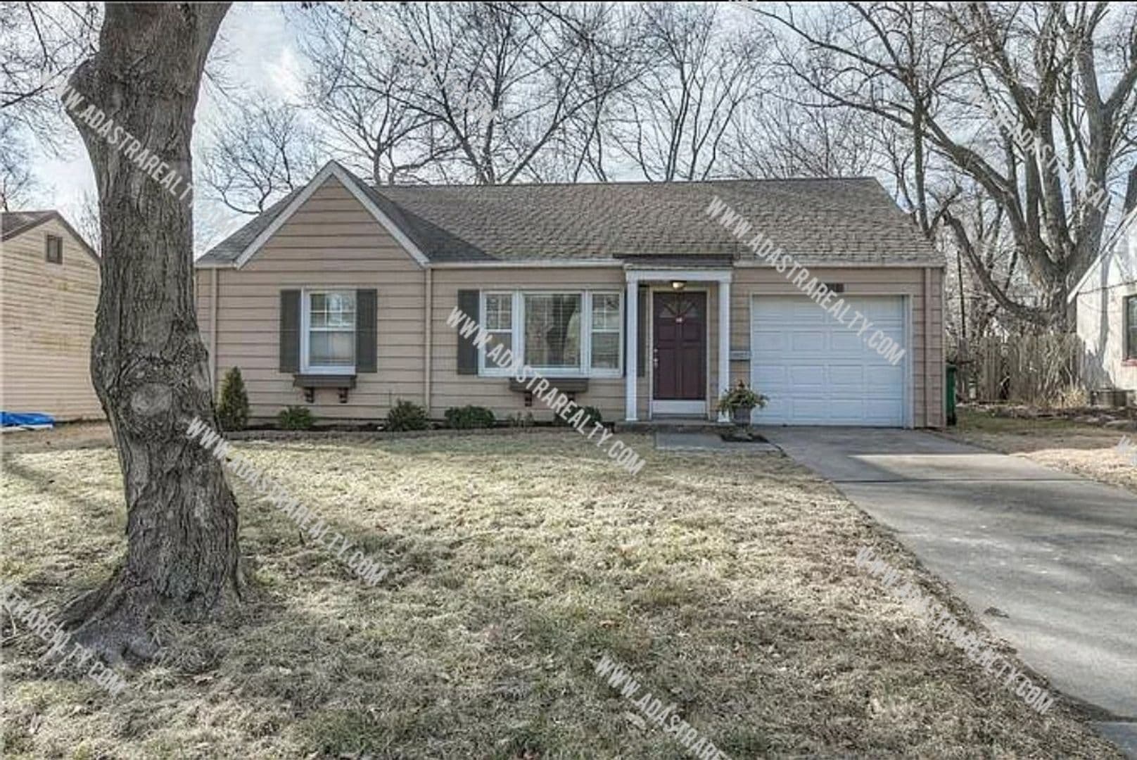Roeland Park House: 4818 Mission Rd,