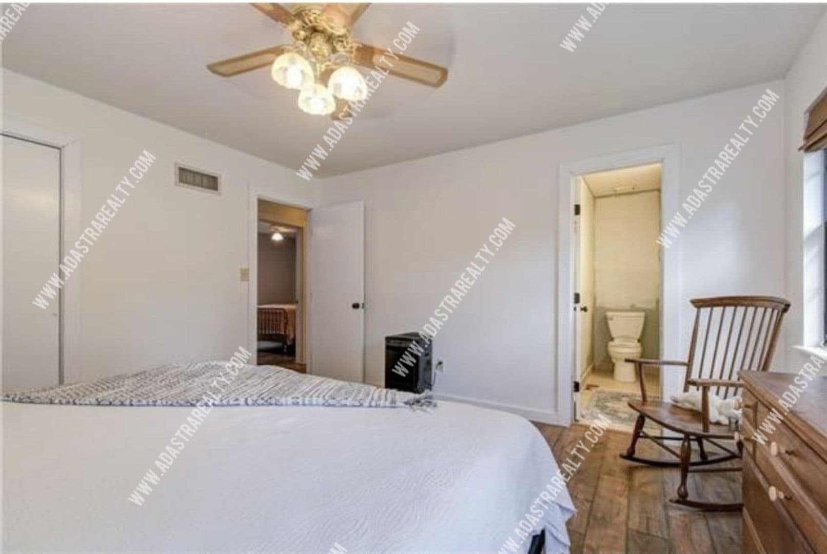 Blue Springs House: 2900 SE 6th St,