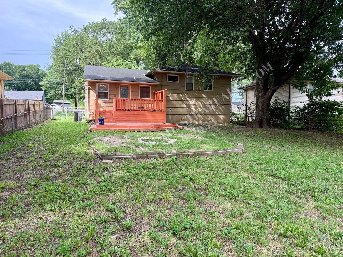 Kansas City House: 1005 E 117th St,