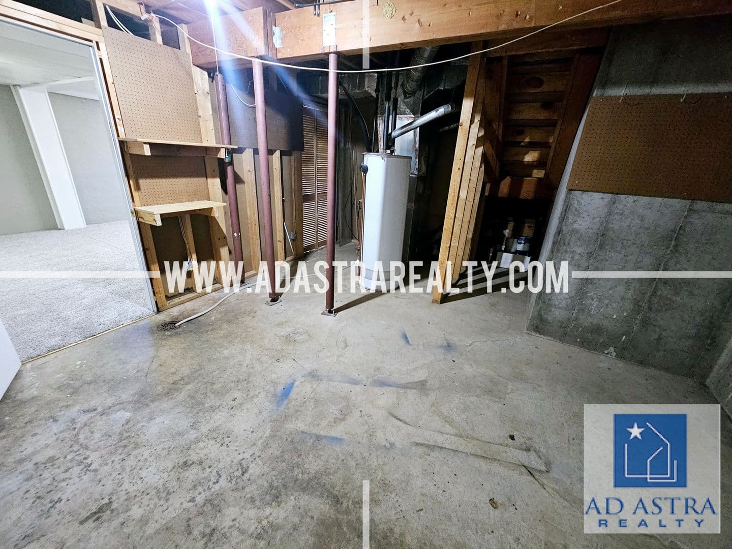 Olathe House: 1316 E 123rd Ter,