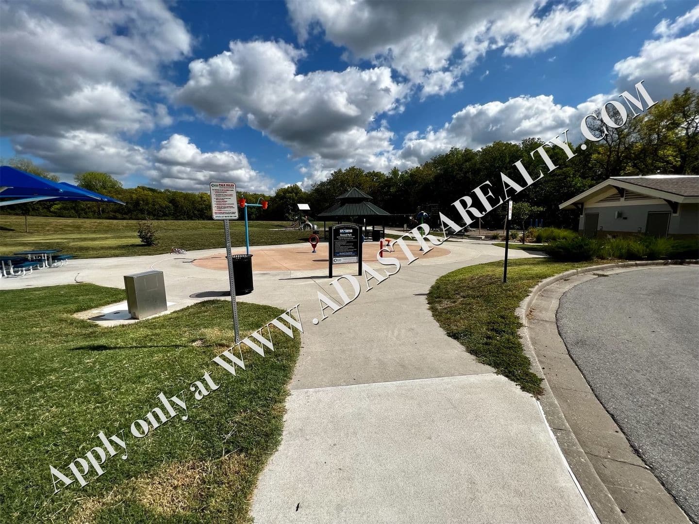 Lee's Summit House: 3504 NE Independence Ave,