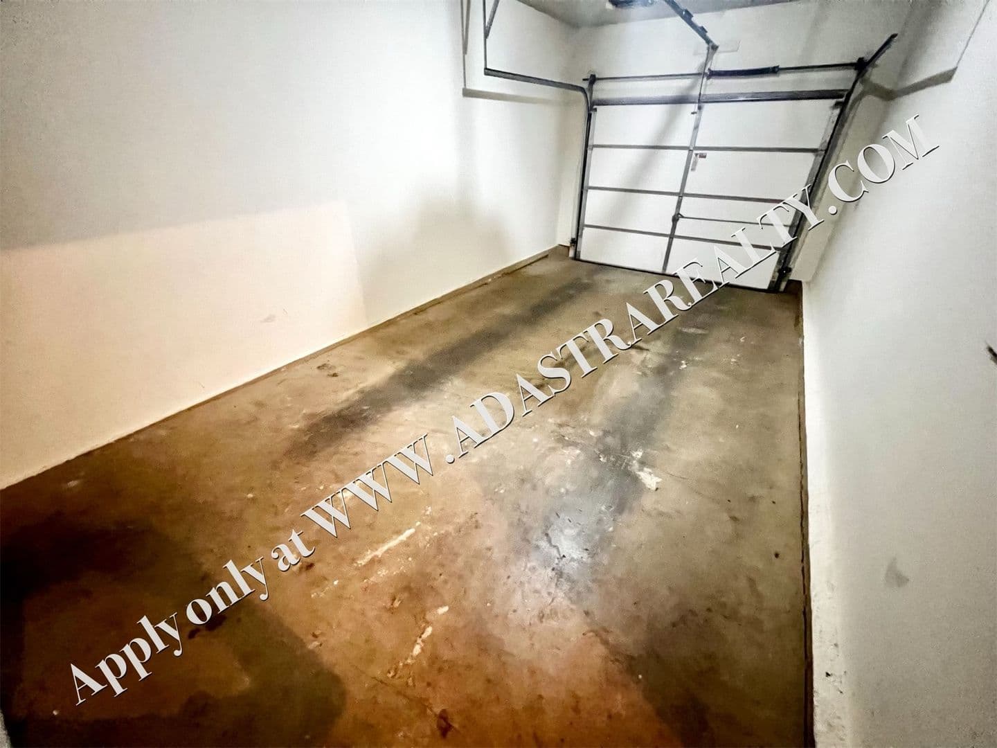 Lee's Summit House: 3504 NE Independence Ave,