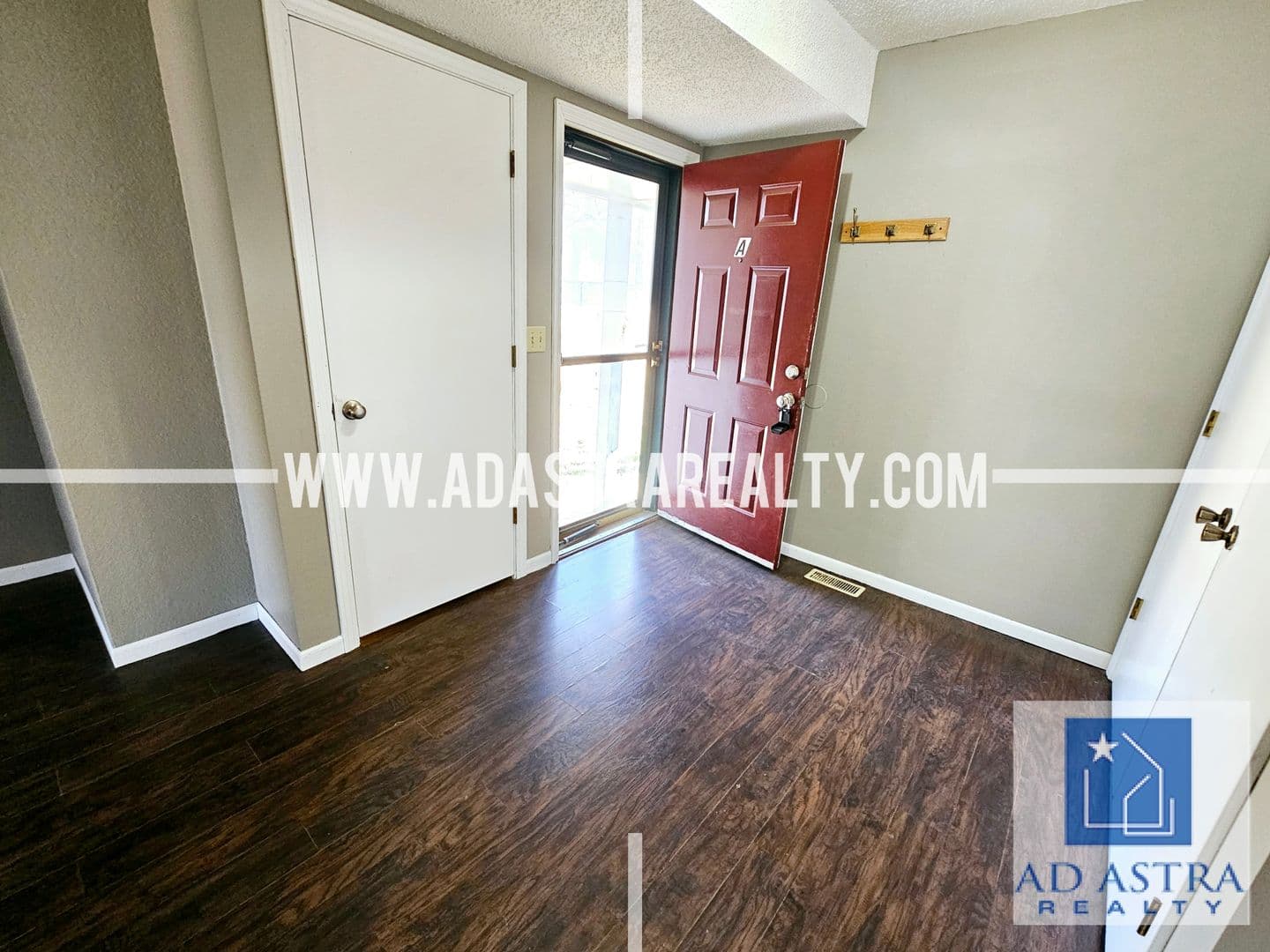 Olathe House: 1316 E 123rd Ter,
