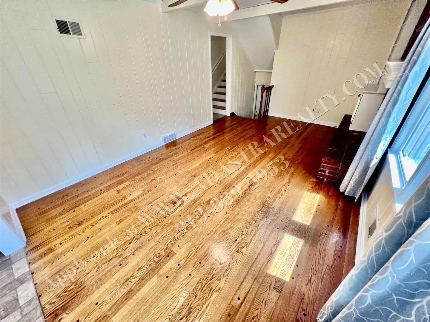 Overland Park House: 9832 Walmer St,