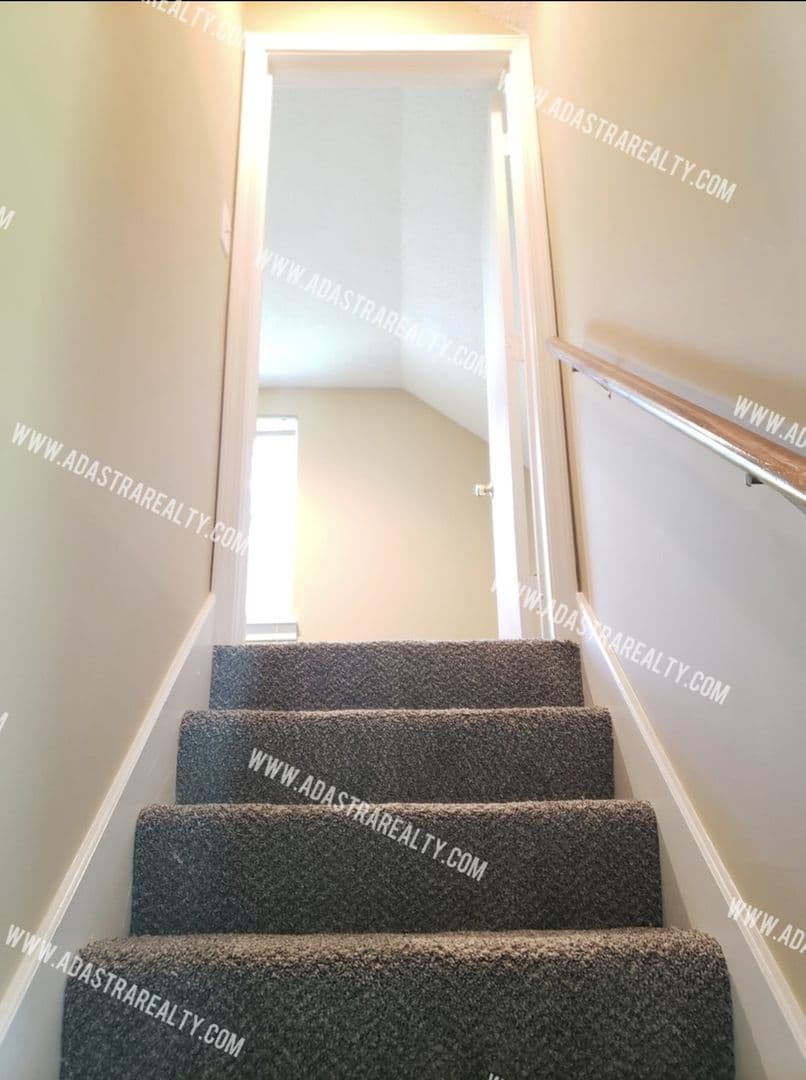 Olathe Apartment: 120 S Julia St,