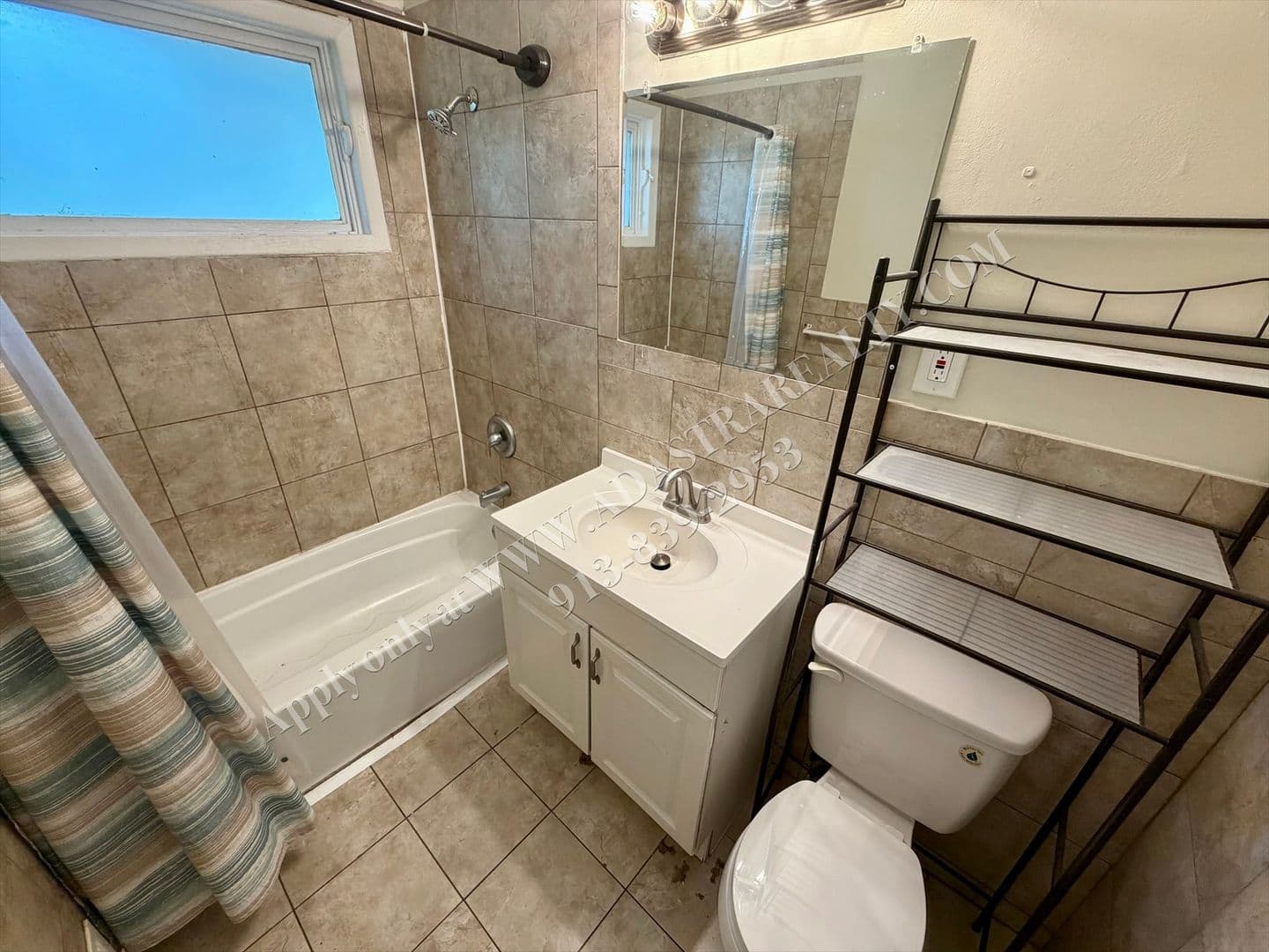 Kansas City House: 1005 E 117th St,