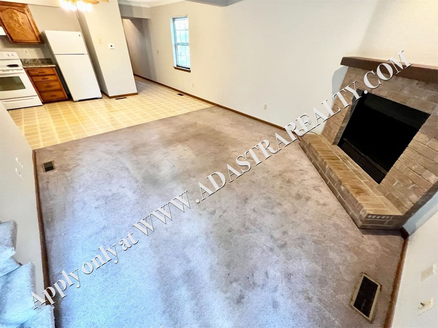 Lee's Summit House: 3504 NE Independence Ave,