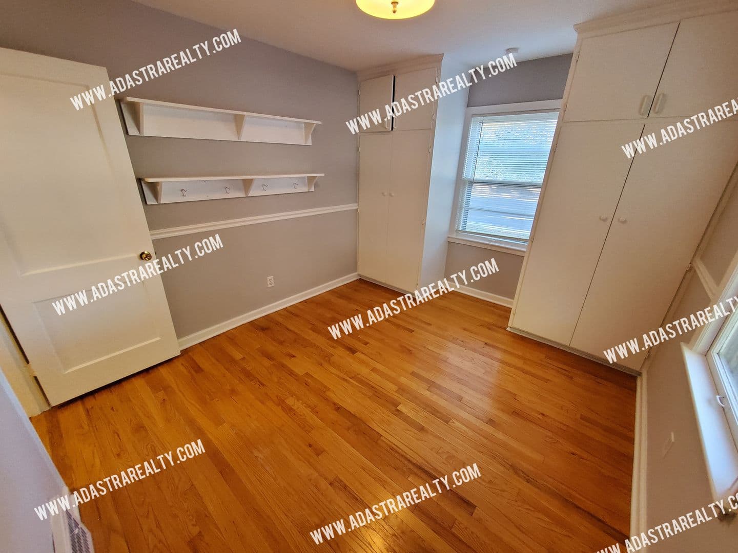 Prairie Village House: 4825 W 75th St,
