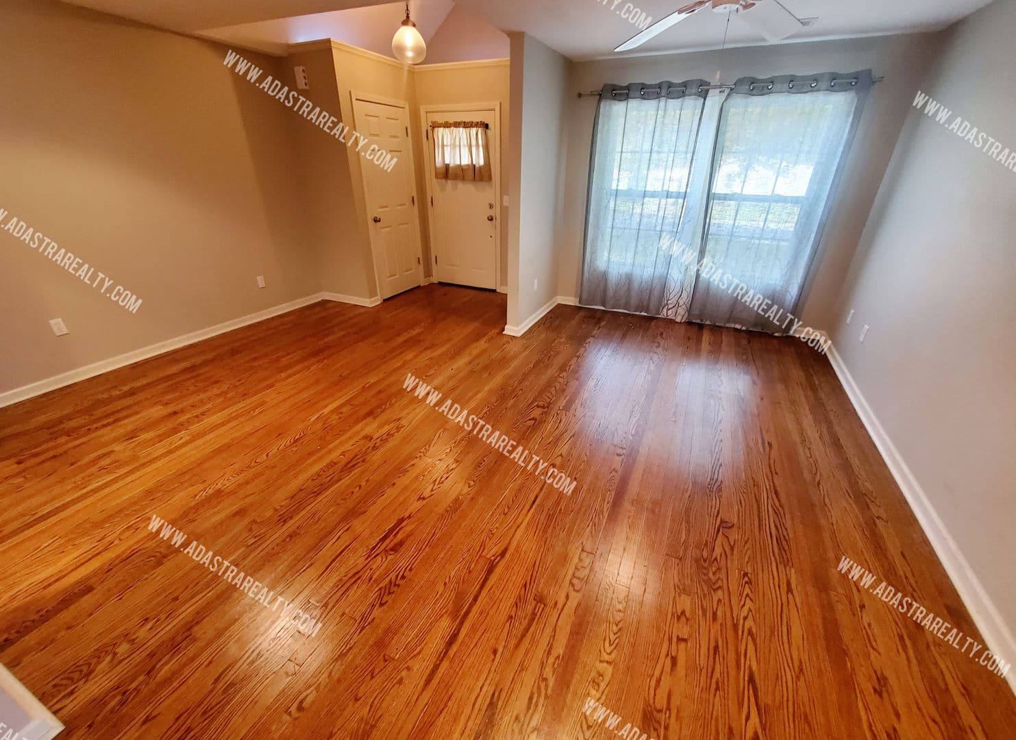 Mission House: 5428 Maple St,