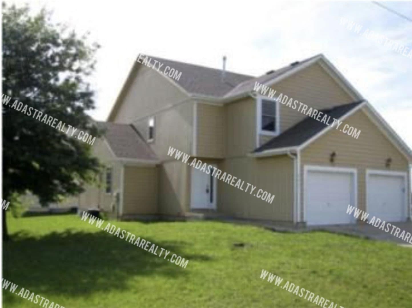 Louisburg House: 306 N 9th St,
