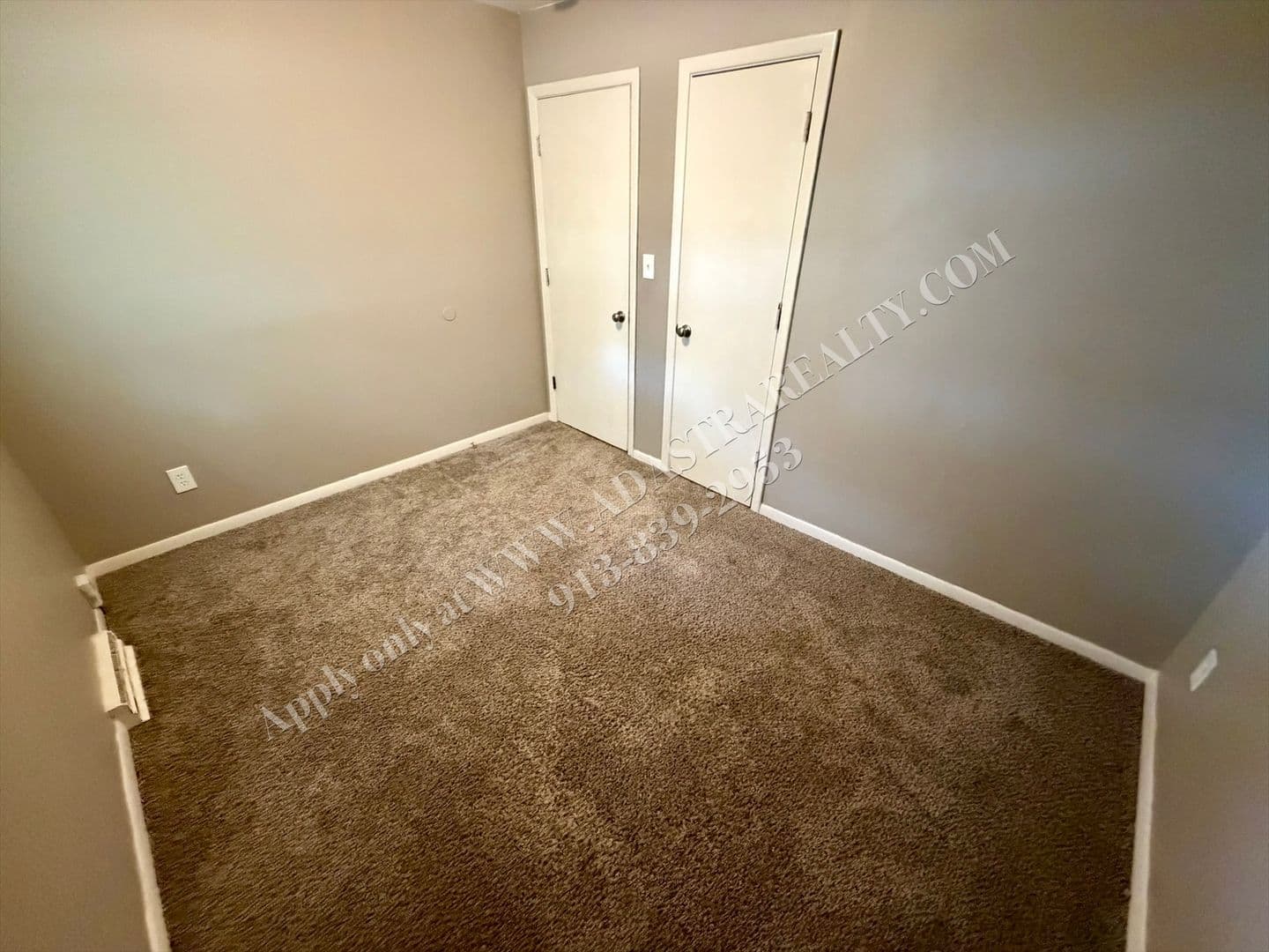 Kansas City House: 1005 E 117th St,