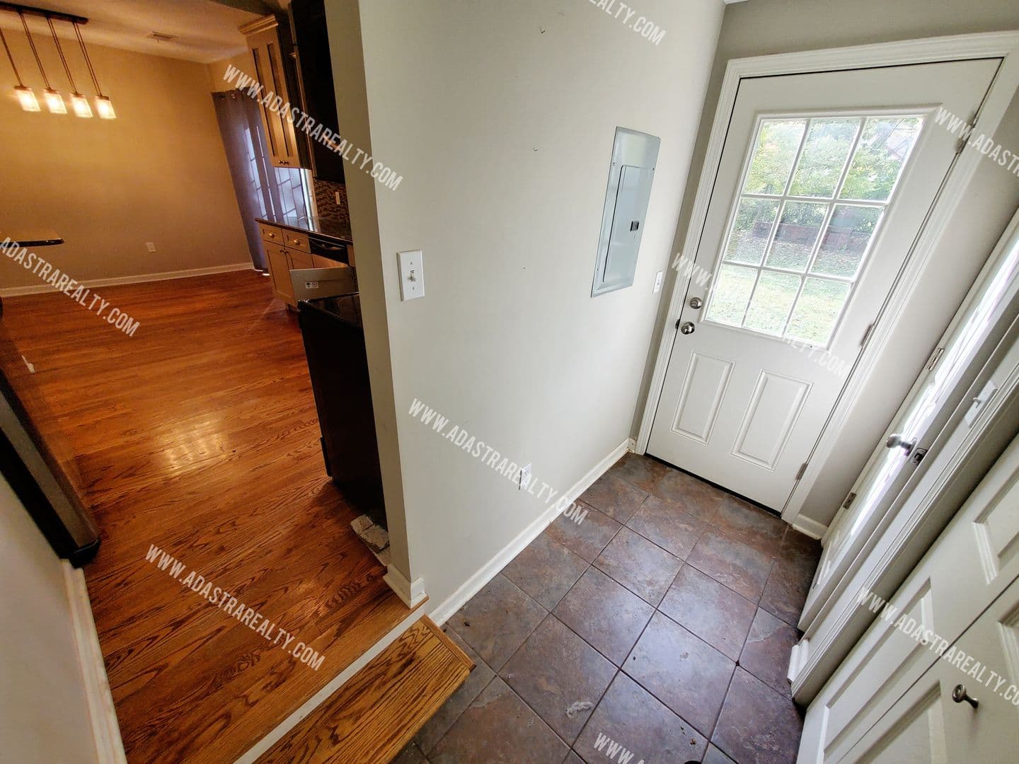 Mission House: 5428 Maple St,