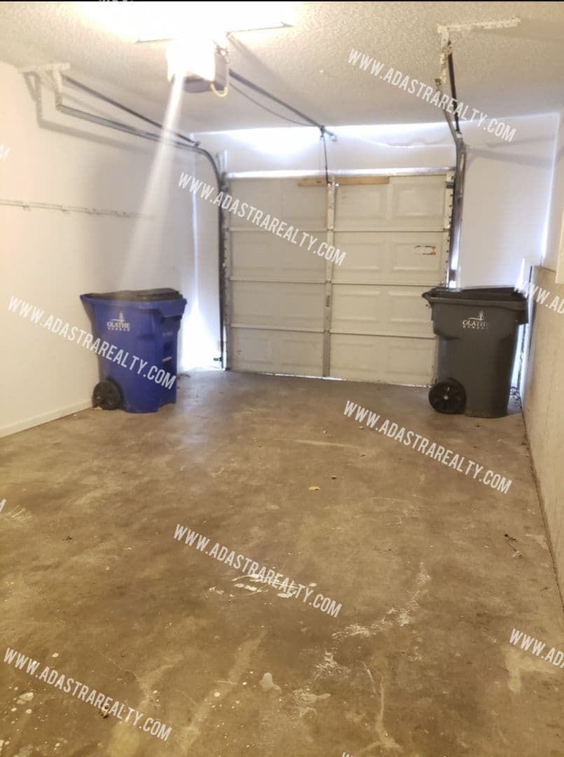 Olathe Apartment: 120 S Julia St,