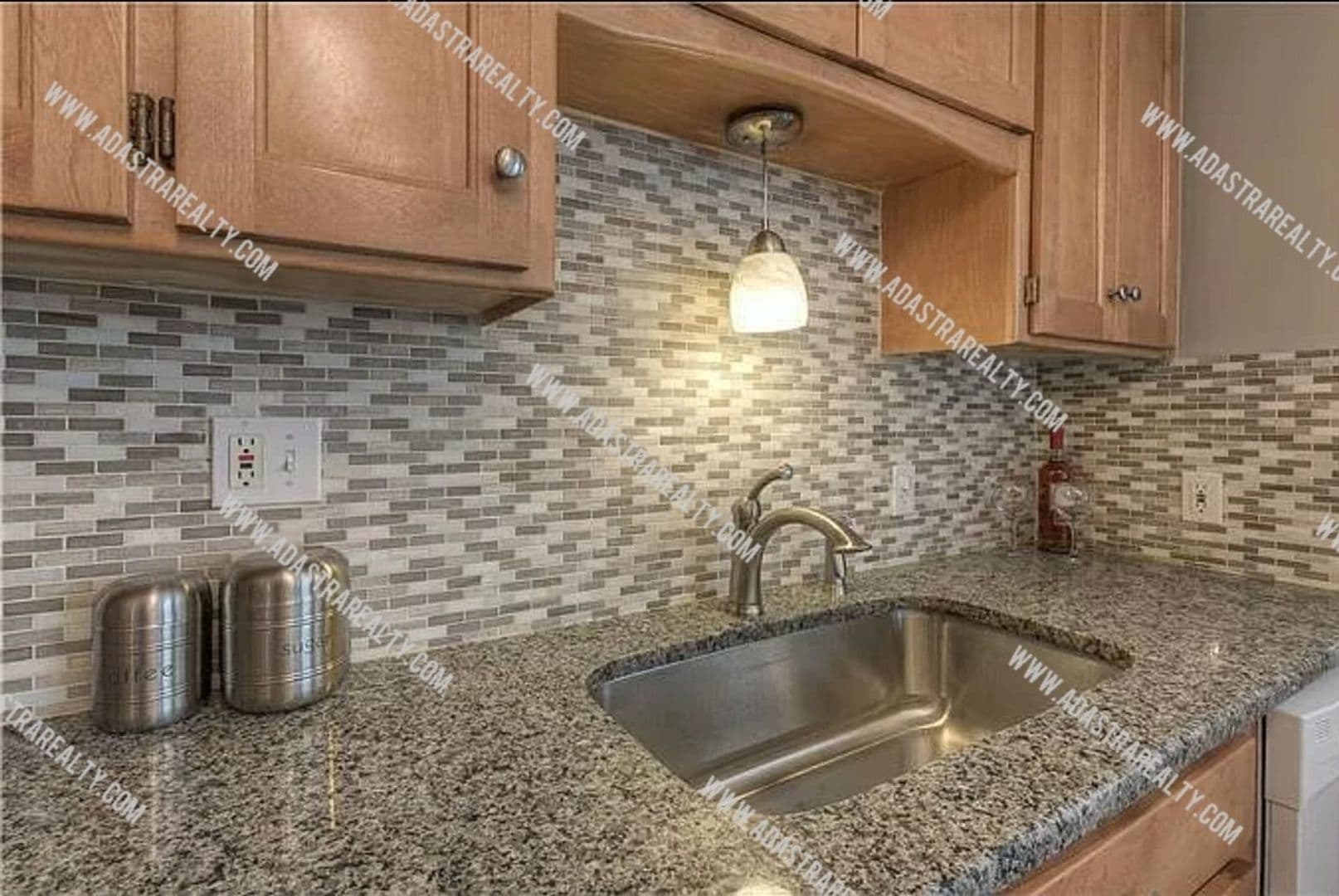 Roeland Park House: 4818 Mission Rd,