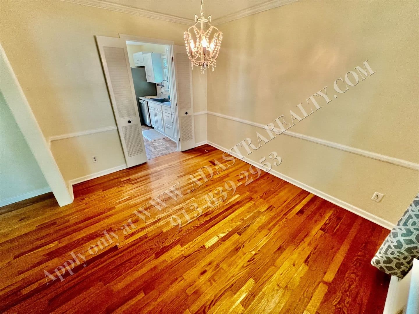 Overland Park House: 9832 Walmer St,