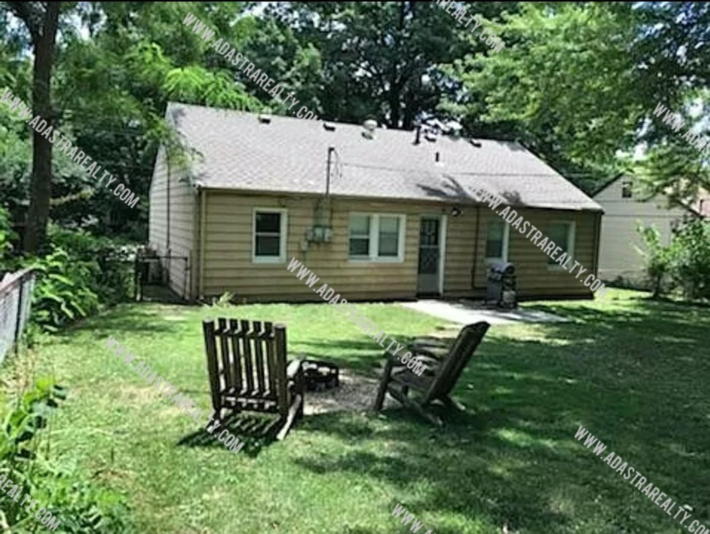 Roeland Park House: 4818 Mission Rd,