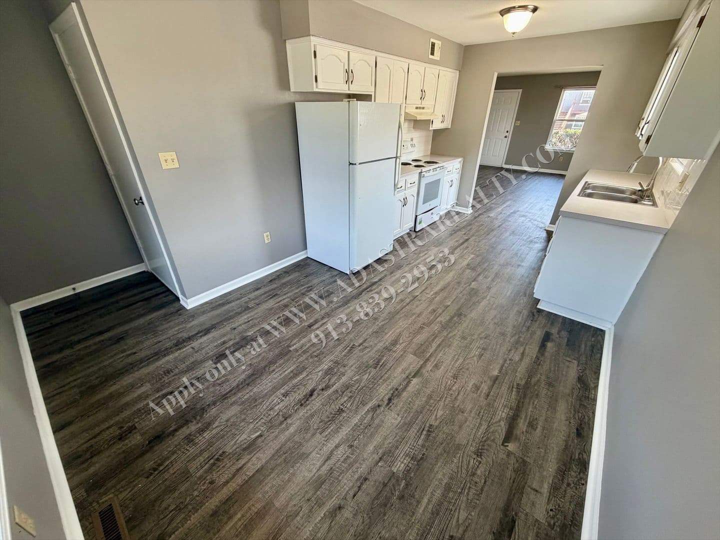 Blue Springs Apartment: 2101 SW 8th St,