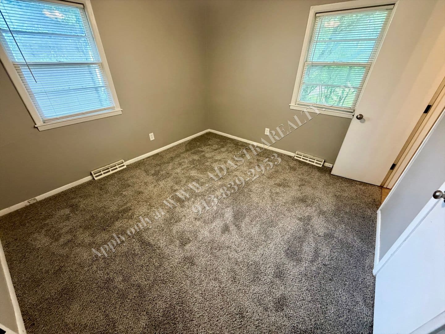 Kansas City House: 1005 E 117th St,