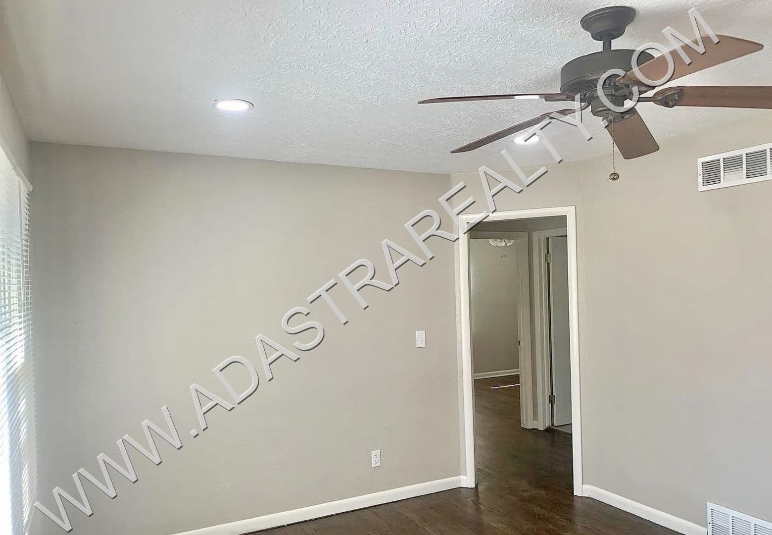Raytown House: 6200 Northern Ave,