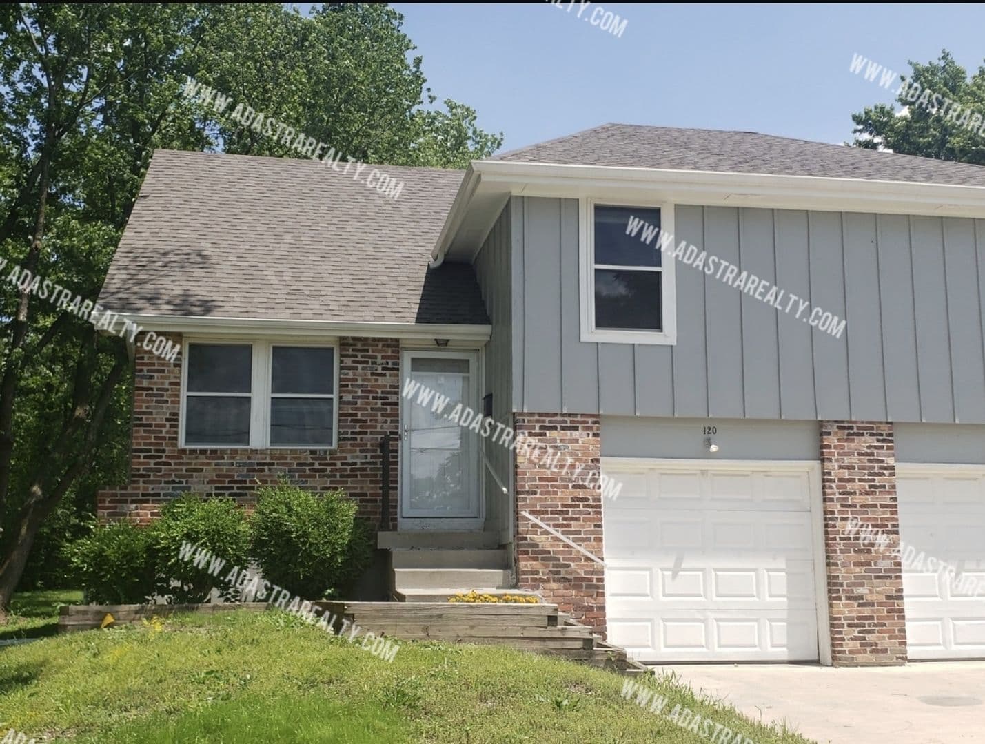 Olathe Apartment: 120 S Julia St,