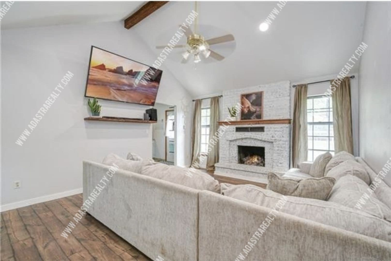 Blue Springs House: 2900 SE 6th St,