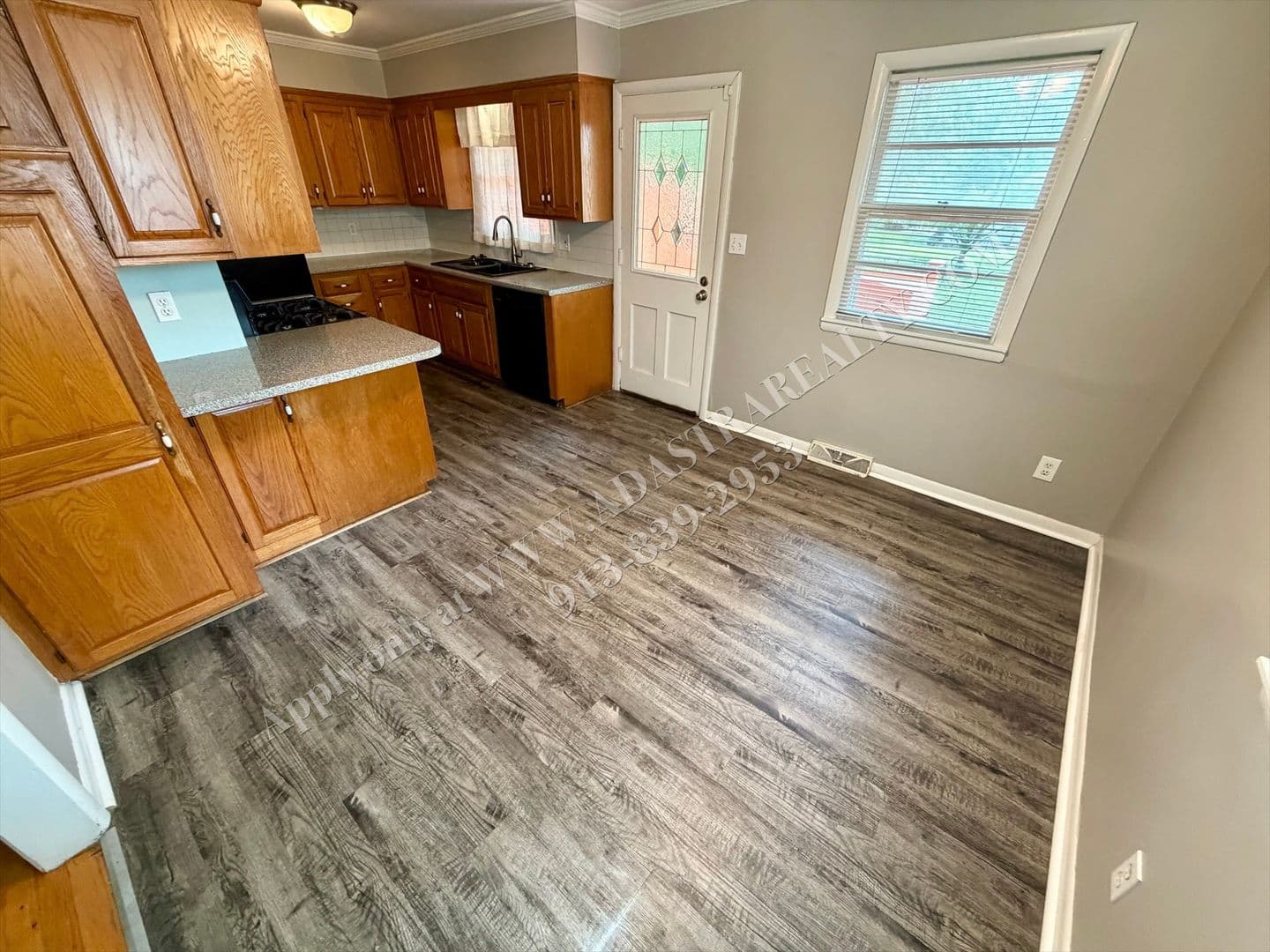 Kansas City House: 1005 E 117th St,