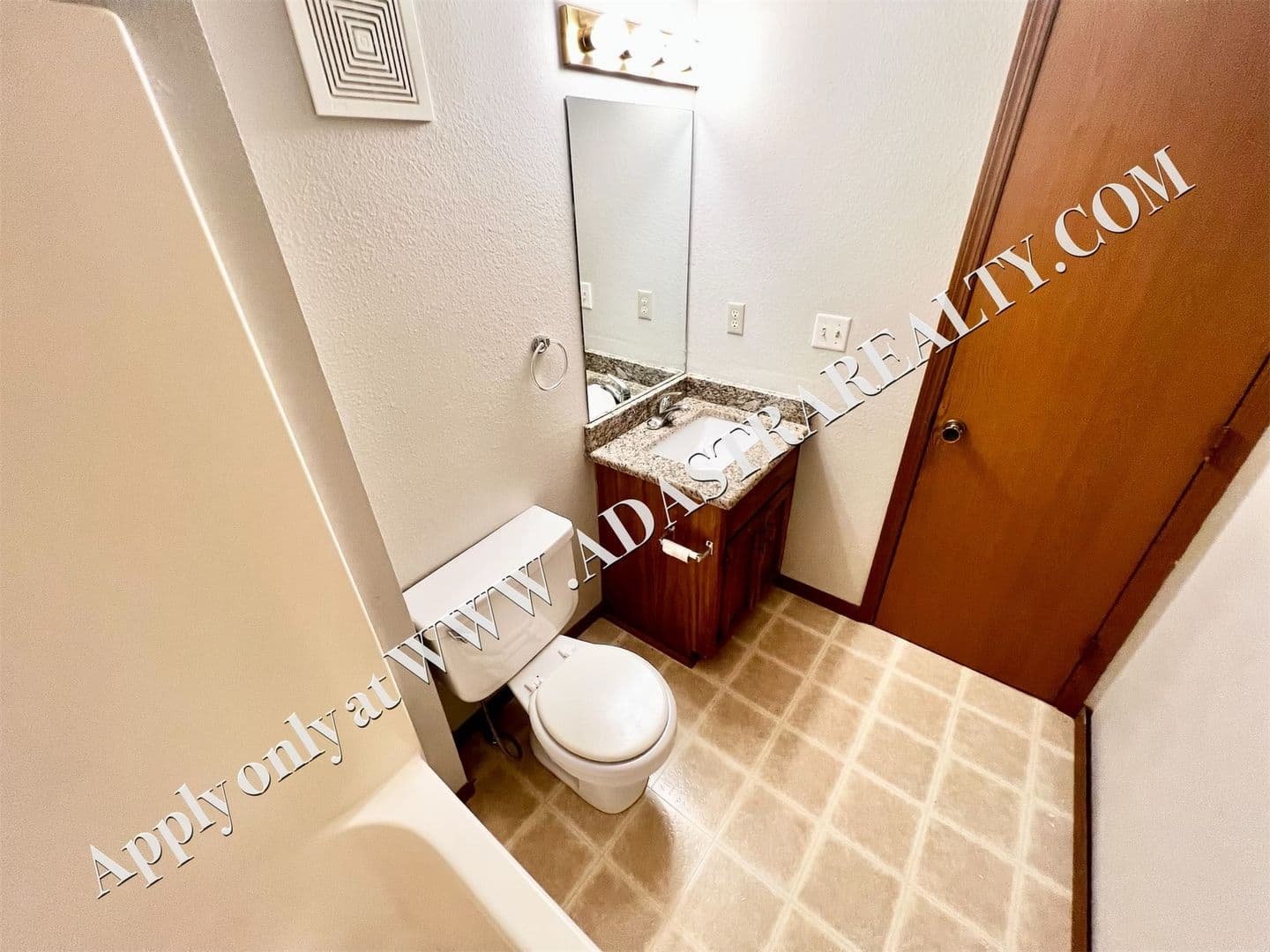 Lee's Summit House: 3504 NE Independence Ave,