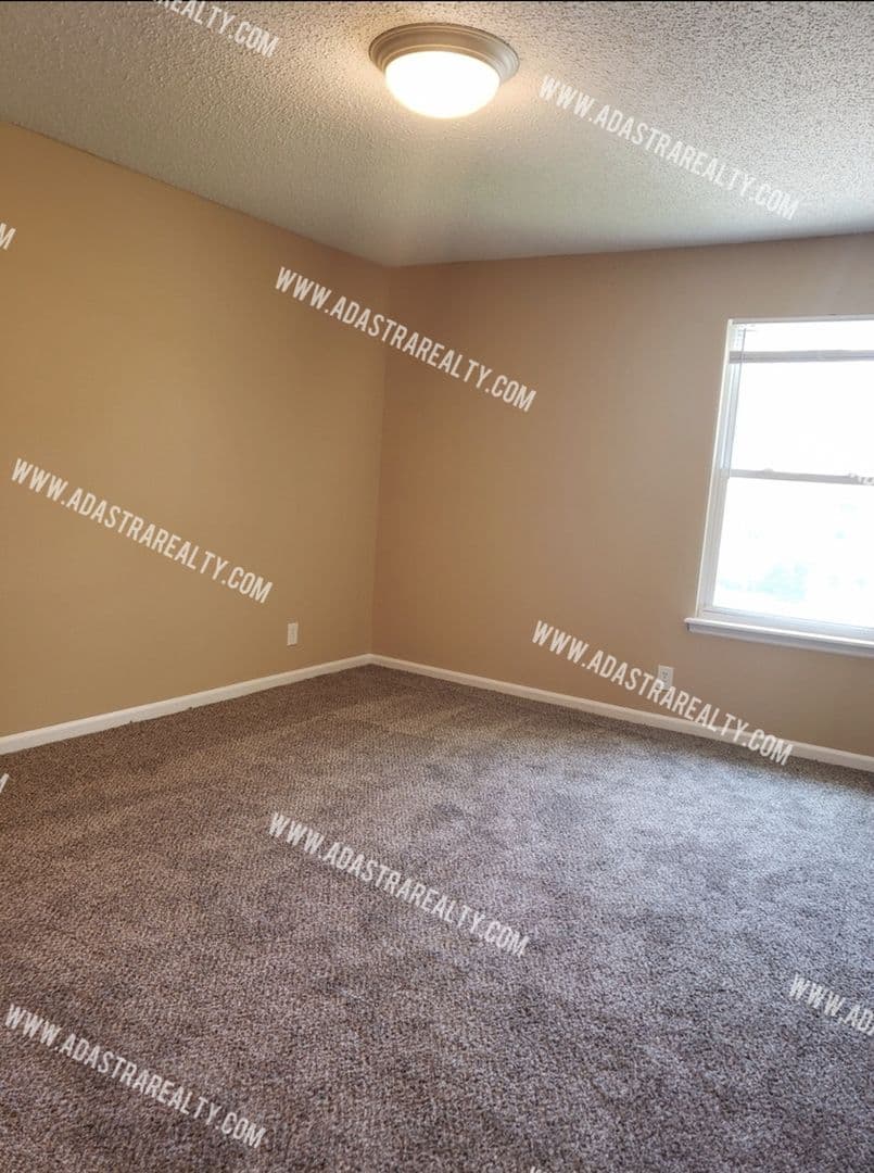 Olathe Apartment: 120 S Julia St,