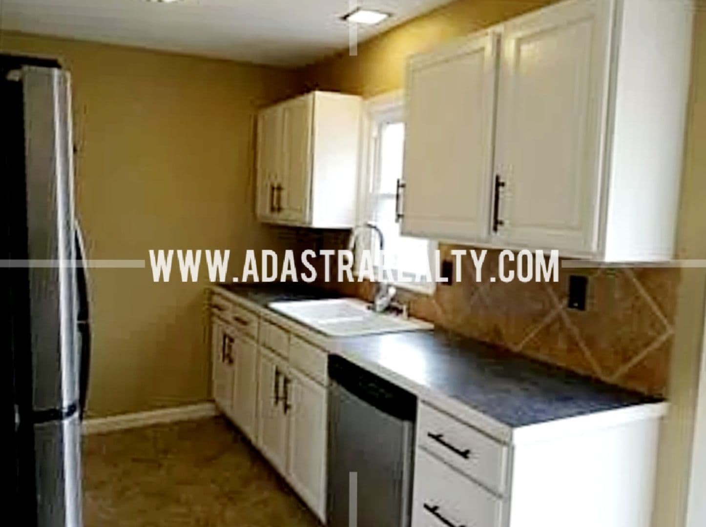 Kansas City House: 3305 E 107th Ter,