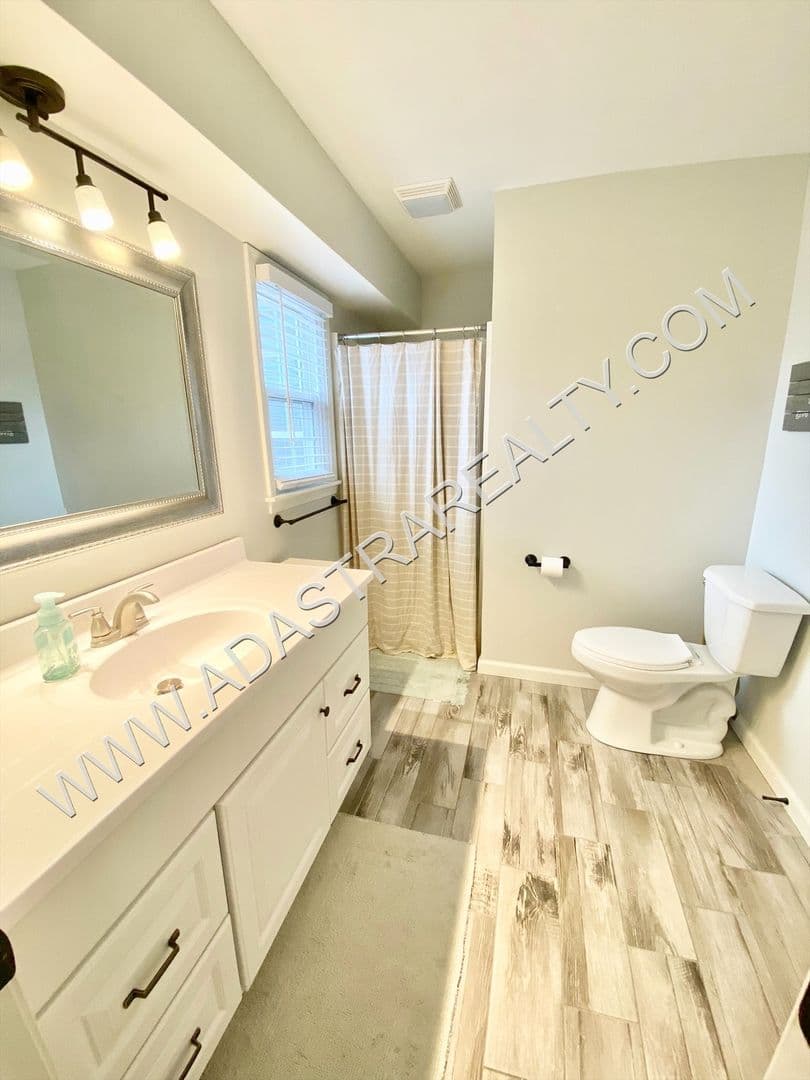 Kansas City House: 1201 NE 82nd St,